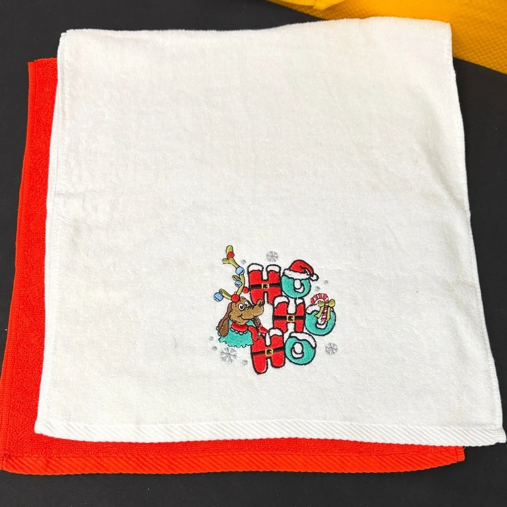 Festive Holiday Bath Towels Set - White, Green, and Red